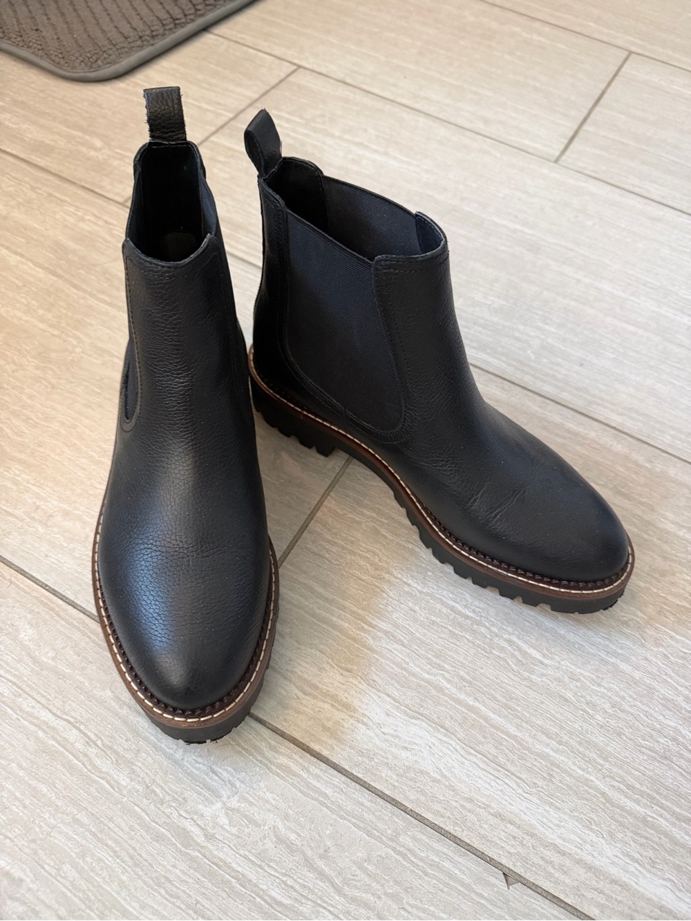 Woman’s Black Chelsea Boots with Lug Sole